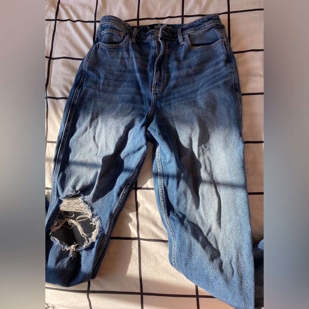 Blue Hollister high rise mom Jeans, size 28/7R